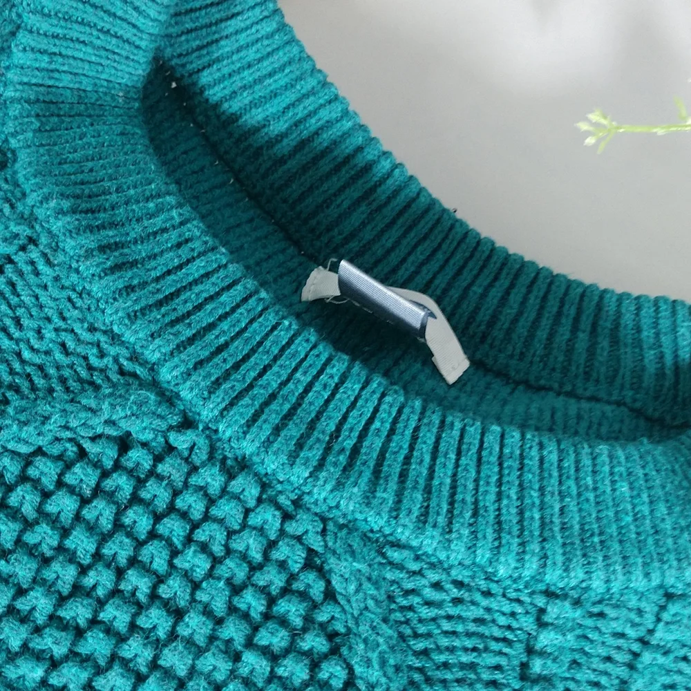 Old Navy Beautiful Sweater - Picture 4 of 7